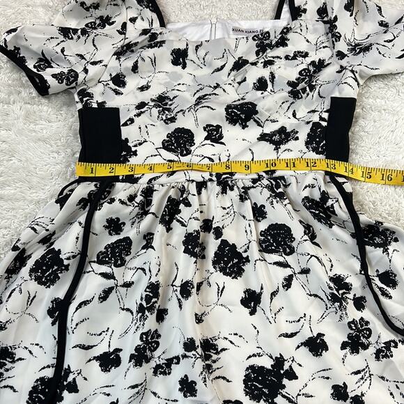 Xuan Xiang Zi Black and white patterned dress, size L - Picture 6 of 7